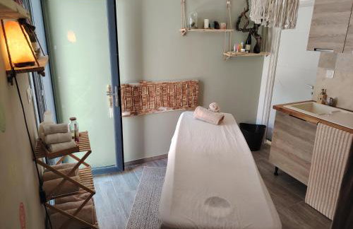 Suite romantique avec jacuzzi privatif - Photo 15