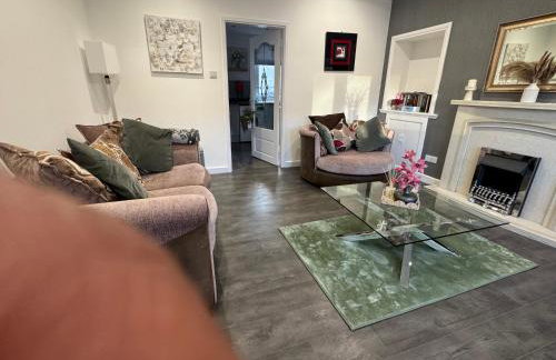 Captivating 3 bedroom home with conservatory - Foto 35