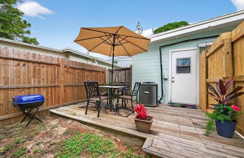 Vintage Florida Pet-Friendly Retreat - Photo 2