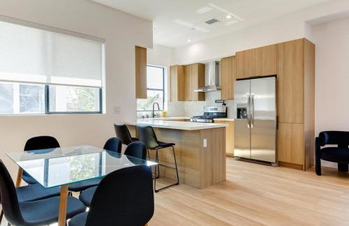 Modern Luxe Retreat 3-Bedroom #3 - Photo 18