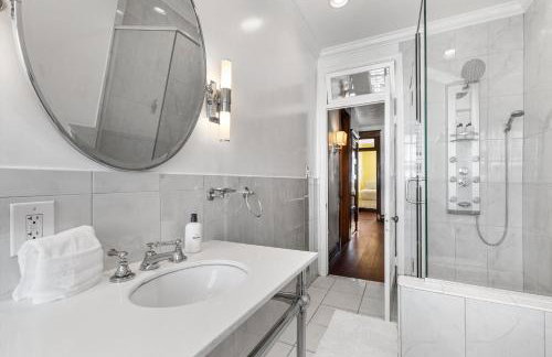 Family & Group Trips to DC - 4-BR Close to METRO - Foto 3