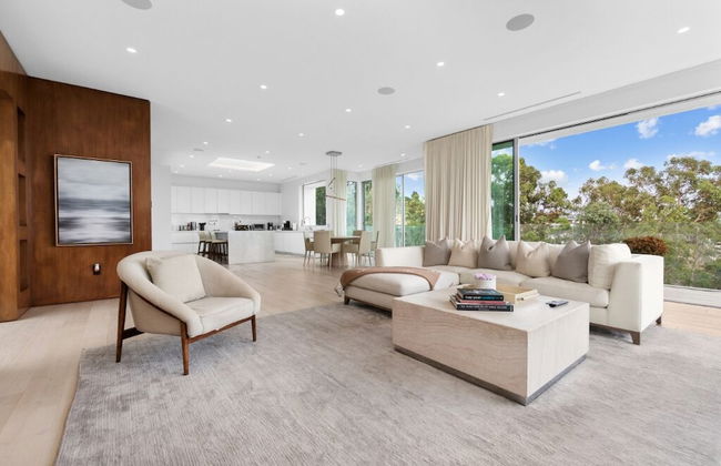 Beverly Grove - Photo 9