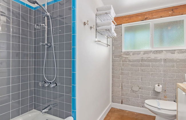 Northview Mid-century Escape Pool Firepit Bocce - Foto 30