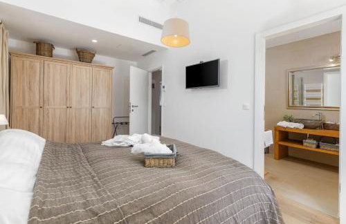 Villa Village by Villsy - with heated pool, spa, private tennis court, golf court, basketball court and playroom - Photo 46