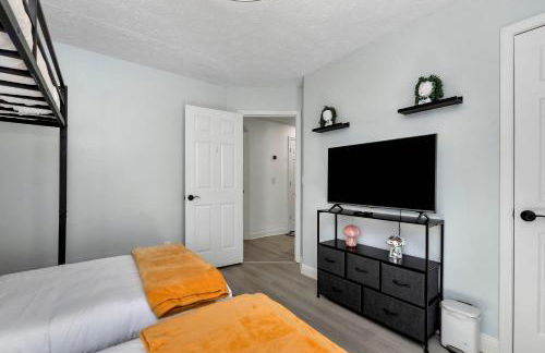 Spacious 5BR Family Retreat Near Mall of GA Sleeps 13 - Foto 24