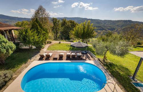 Magical Villa Glavini with privacy & stunning panoramic views - Foto 33