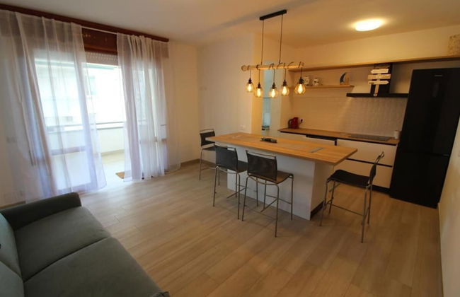 Elegant Retreat With Pool View - Photo 4