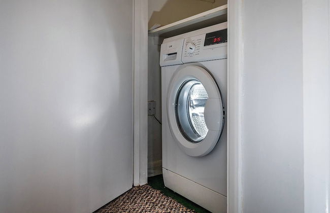 Train Station Serenity - Foto 5