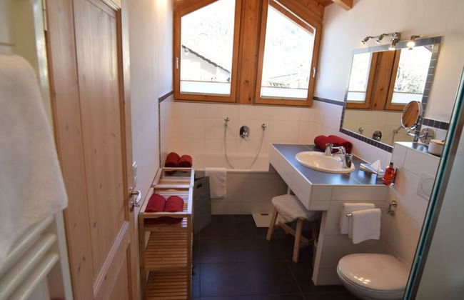 Pleasant Holiday Home With View - Foto 6