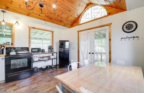 Faith Cabin in Cosby Fire Pit and Covered Deck - Foto 9