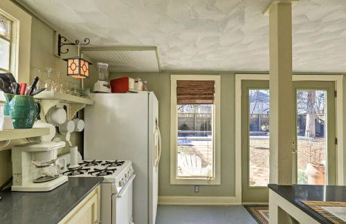 4 Mi to Dtwn! Fort Worth Cottage with Shared Pool - Photo 6