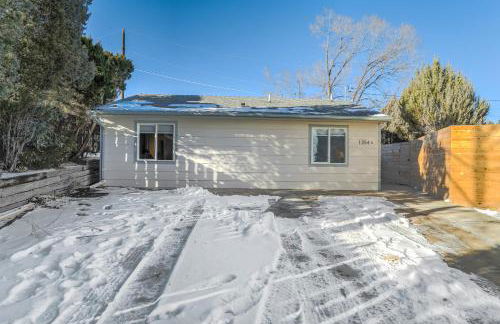 Secluded Westside Cottage - King Bed, Hot Tub, Views, Near Parks and Trails! - Foto 45