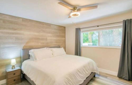 Dog friendly condo with beach access, hot tub, firepit - Foto 11