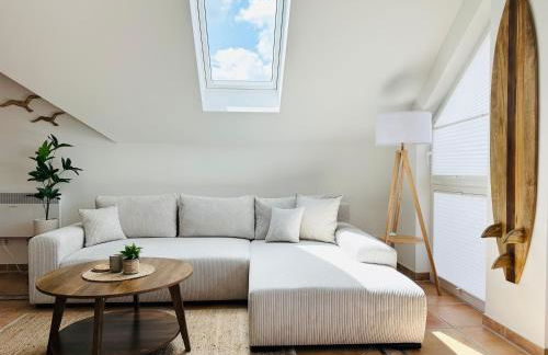 HAFENROMANTIK - Wohnen mit Charme im Herzen von Neustadt mit Blick auf das Binnenwasser - Foto 2