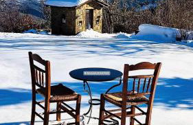 Παραδοσιακή πέτρινη κατοικία στην Βλάχα Ελάτης - Foto 24