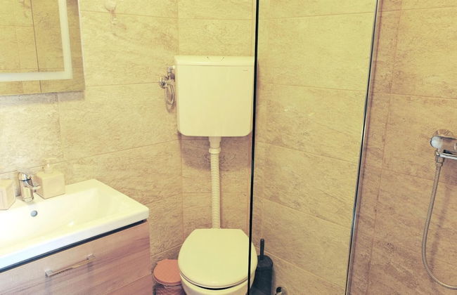 Chic and Elegant Flat Near Beach in Montenegro - Photo 28