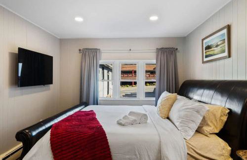 3BR Home 2 Baths Bonus Room, Minutes to NYC - Photo 17