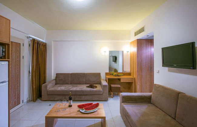 Bella Elena - Photo 11