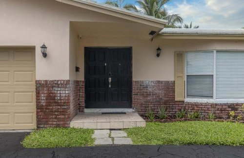 Purely Pompano, Pool, Water front, Paddleboard, Beach, 5 bedroom 3 bath - Photo 19