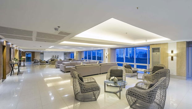 Coin salon dans le hall