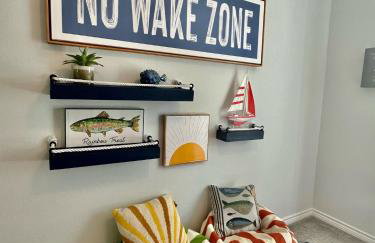 The Benjamin I - 2022 Built Luxury Retreat with Backyard Paradise with Hot Tub Outdoor Movie Screen Dock & Boat Rental - Foto 21