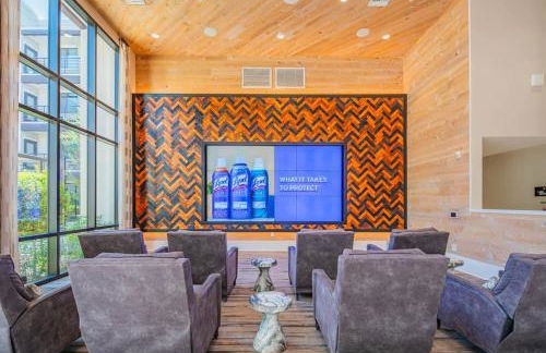 Spacious 2BR Uptown Biltmore Gym Pool Parking WD - Foto 20