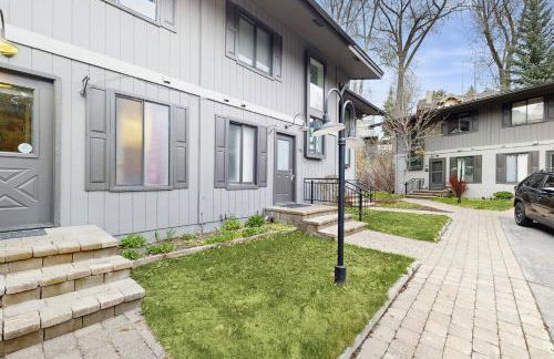 Downtown Creekside Getaway - Foto 20