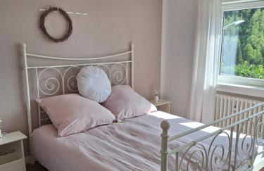 Wohnen am Waldrand, zentral und ruhig mit Terasse - Foto 11