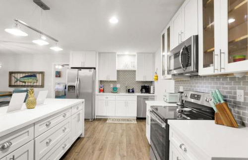 Ocean - 5 Beds Retreat with Pickleball, Arcade, Grill & Beach Access! - Foto 9