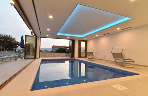 Villa Muskatel KRK -with heated covered pool - Photo 29