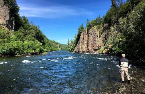 Riverfront Cabin Rental with All Meals Included inside Katmai National Park on the Alagnak Wild River, Alaska - Foto 3