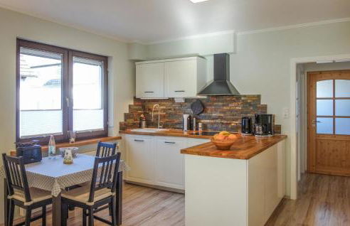 2 Bedroom Cozy Apartment In Finnentrop - Foto 7