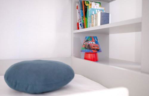 GuestReady - Chic Stay with Jacuzzi and Parking - Photo 32