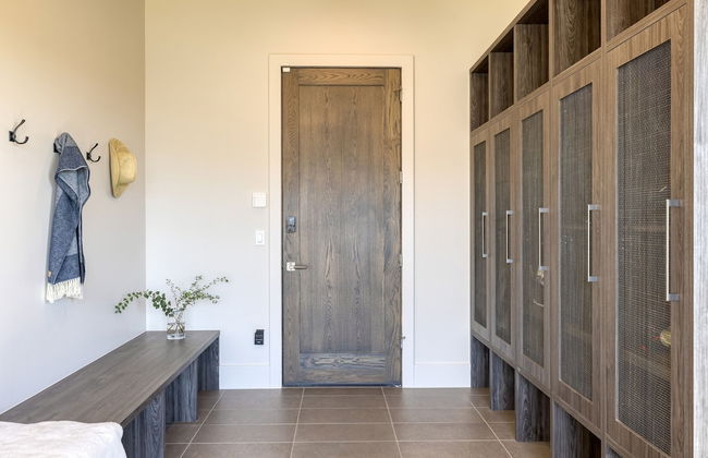 Reflection by Avantstay Sleeps 18 Lake Views Hot Tub Game Room - Foto 25