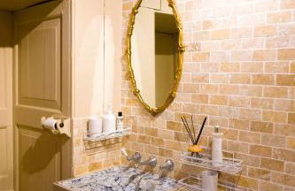 The Old House Apartment - Photo 16