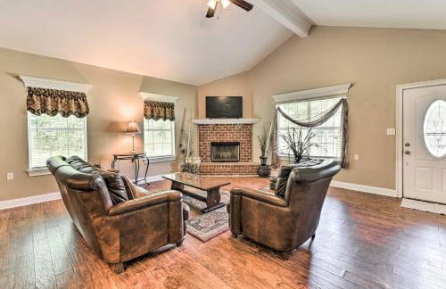 Gorgeous Home with Fireplace, Near St Louis Bay - Foto 2