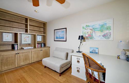 Coastal Luxury with Panoramic Ocean View - Foto 16