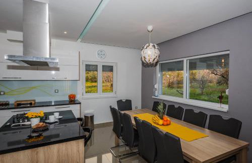 Villa Toni with 5 bedrooms and heated pool - Photo 55