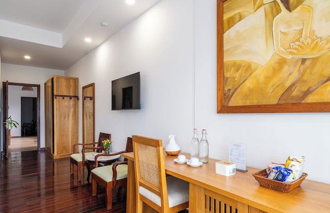 Palm River Boutique - Photo 26