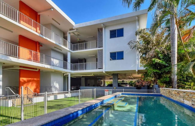 Yanti at Nightcliff Foreshore Pool Shops Cafe - Foto 36