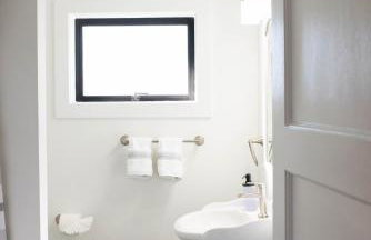 Entire house New Reno w AC Pet friendly gated back - Foto 16