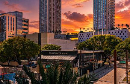 Modern Condo in Downtown Miami Near Bayside - Foto 29
