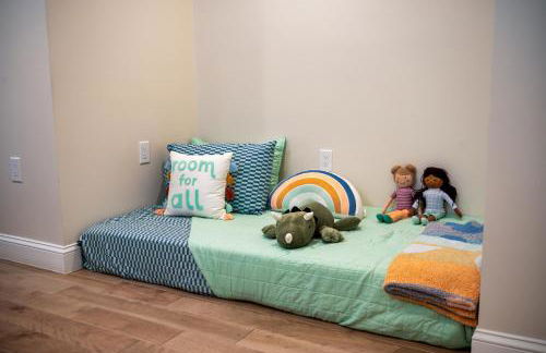 New Farmhouse, King Beds, Game Room, Hot Tub & View! - Foto 62