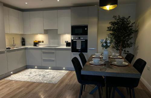 Elegant Modern 2-Bed Apartment steps from Belfast City Centre - Foto 33