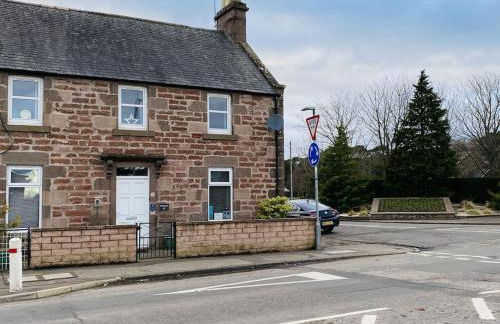 The Ramblers Rest - whole apartment - pet friendly - close to amenities and walks - Photo 20