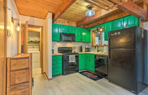 4 Mi to Tubing Cozy Bushkill Cabin with Deck! - Foto 8