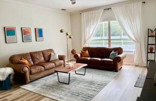 Spacious 5BR Private Home, Private Pool & Salt Water Spa, Minutes from Beaches - Foto 3