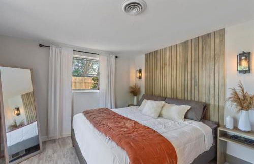 The Wisteria Oasis With heated pool and hot tub - Foto 23