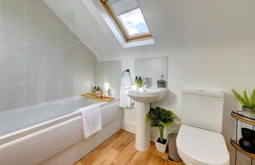 Regency Nest by Spa Town Property - Stylish 3 Bedroom Apartment on 2 Floors, Central Leamington Spa - Foto 29