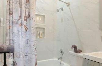 Golden Pearl with all you need within and around - Photo 9